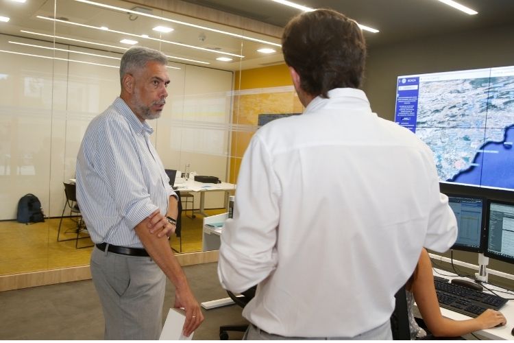 Personas en Dinapsis Benidorm