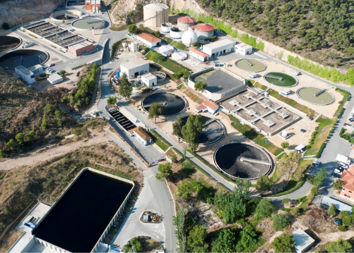 Ir a la noticia Hidraqua apuesta por naturalizar espacios,usar agua regenerada y reducir los plásticos para enfrentar el desafío climático