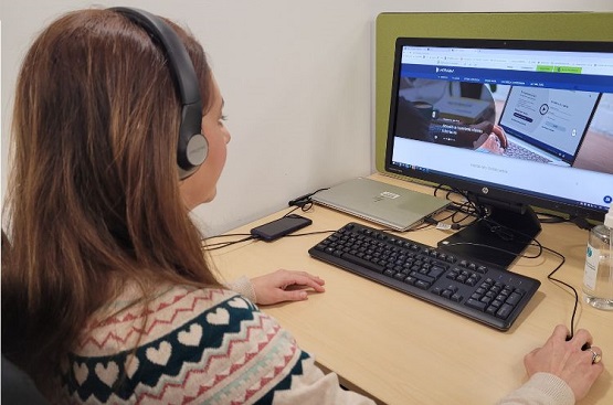 Ir a la noticia Hidraqua implanta una herramienta digital para atender a sus clientes en treinta idiomas