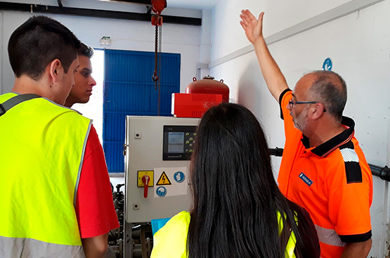 Ir a la noticia Los alumnos del programa Jove Oportunitat de Alfafar visitan las instalaciones del ciclo integral del agua gestionadas por Hidraqua