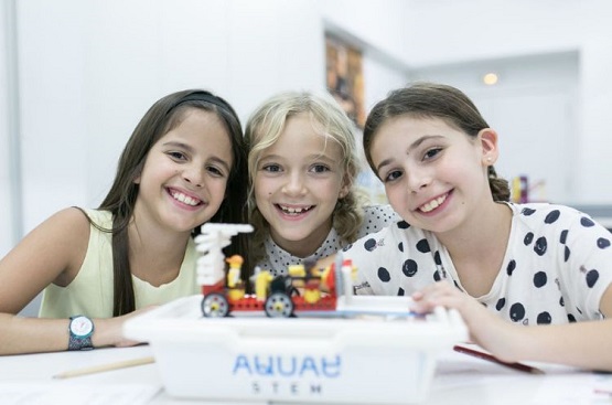 Ir a la noticia El programa Aquae STEM vuelve a las aulas por quinto año para impulsar el talento científico entre las jóvenes estudiantes