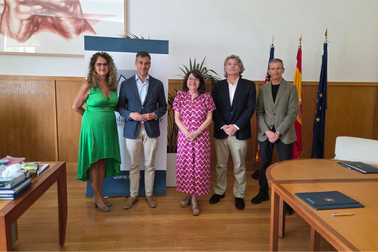 Ir a la noticia La Universidad de Alicante y Veolia en la Comunitat Valenciana renuevan su convenio destinado a impulsar la accesibilidad de la programación cultural universitaria